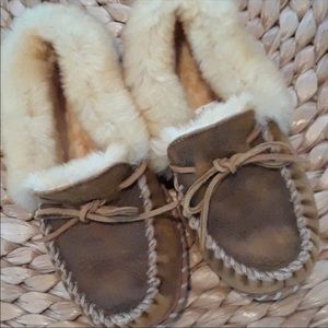 L.L. Bean wicked good shearling fur slippers 7 ❤️